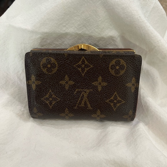 🔥🔥 CLOSET CLEAR OUT! PRICES NEGOTIABLE & DISCOUNT SHIPPING 📦🔥🔥 - Picture 6 of 14